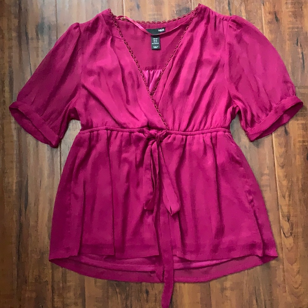 H&M BLOUSE WITH TIE IN FRONT